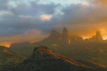 Ua Pou, Marquesas Island © Etienne Pierart